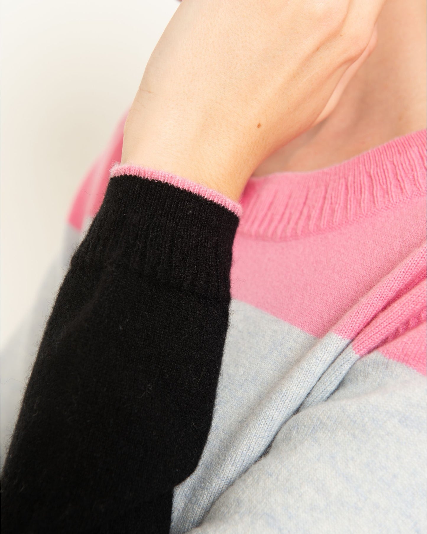 Cashmere Classic Crew Cardigan Colour Block