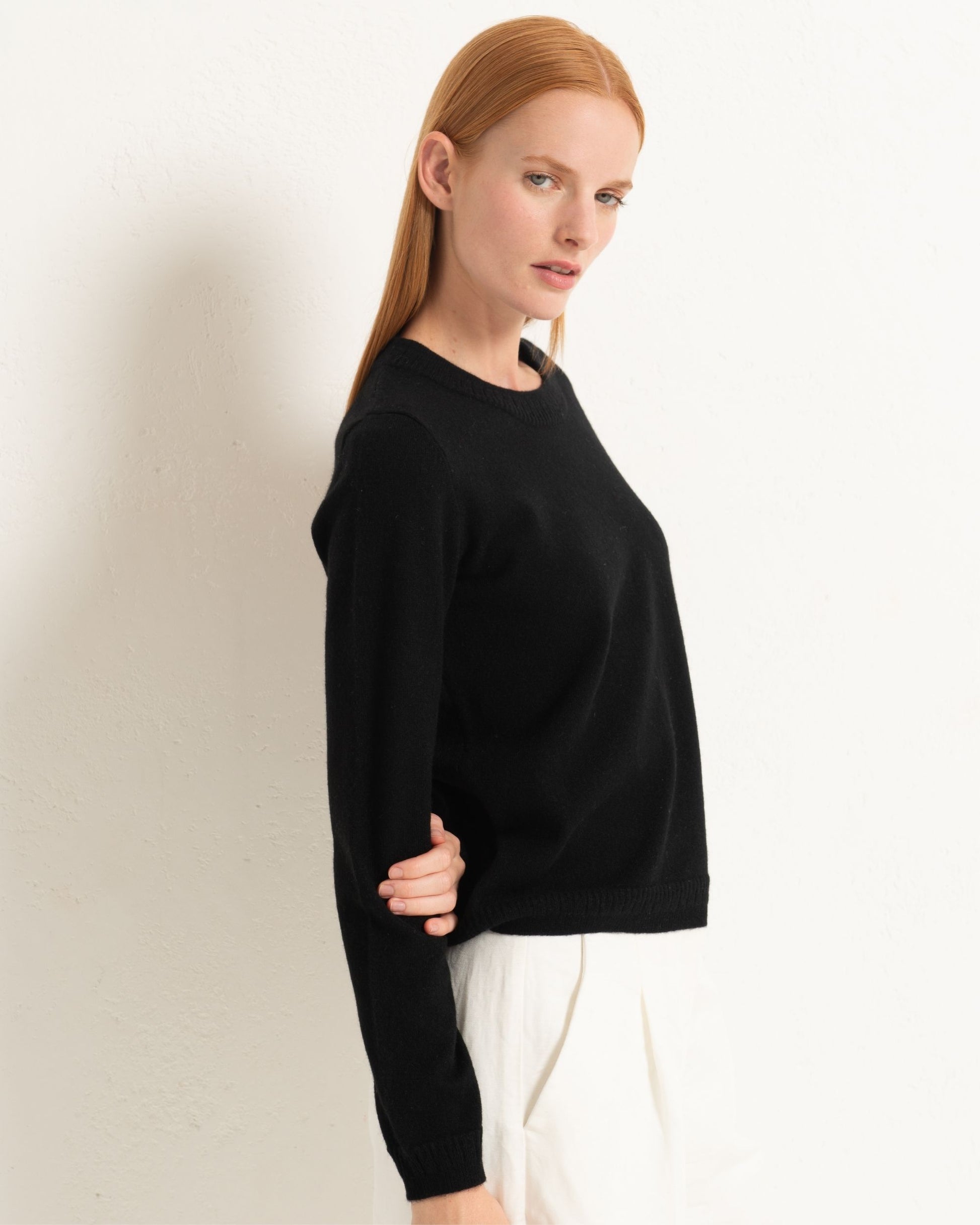 Cashmere Classic Crew Sweater Jet Black