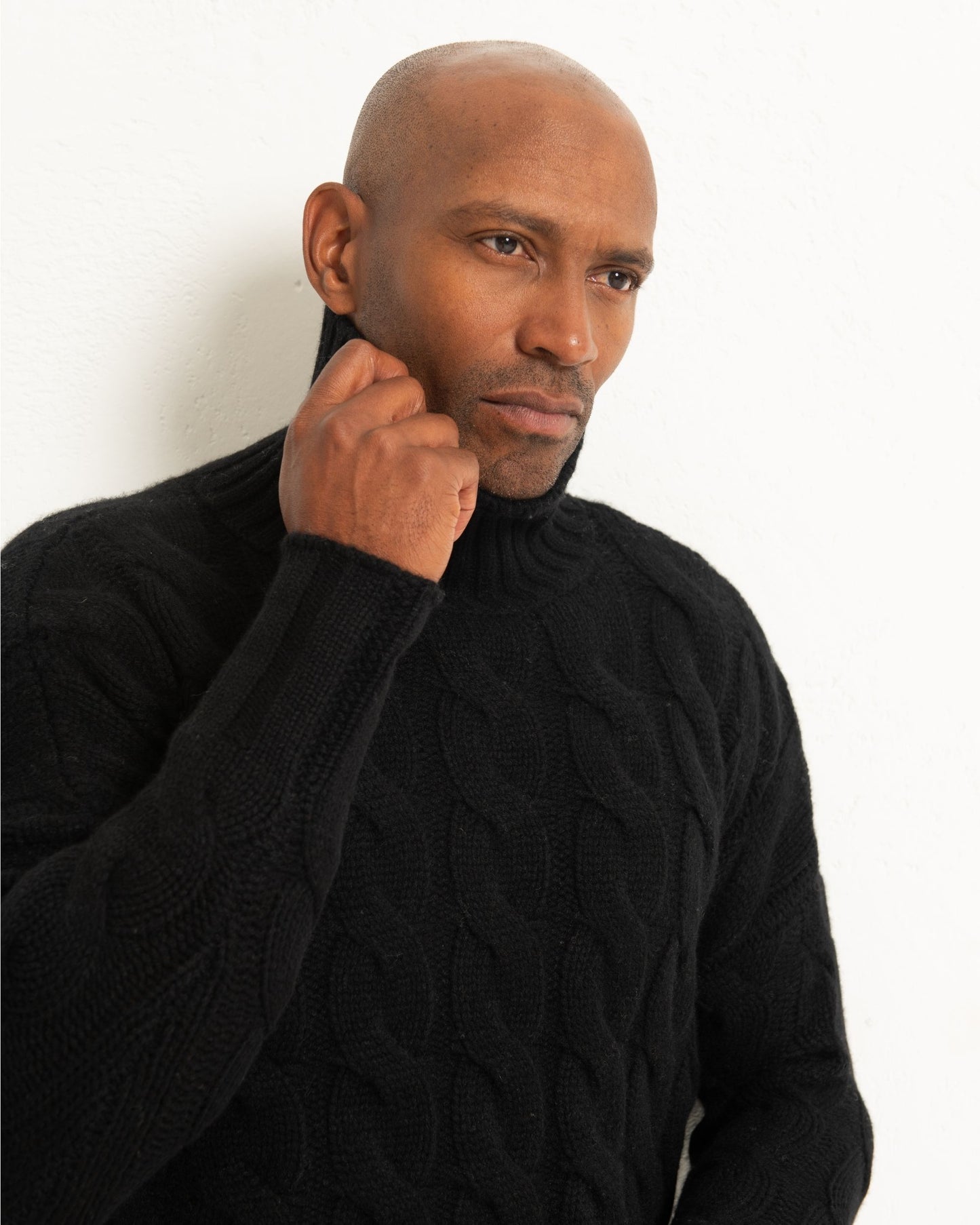 Men's Cashmere Cable Sweater Jet Black
