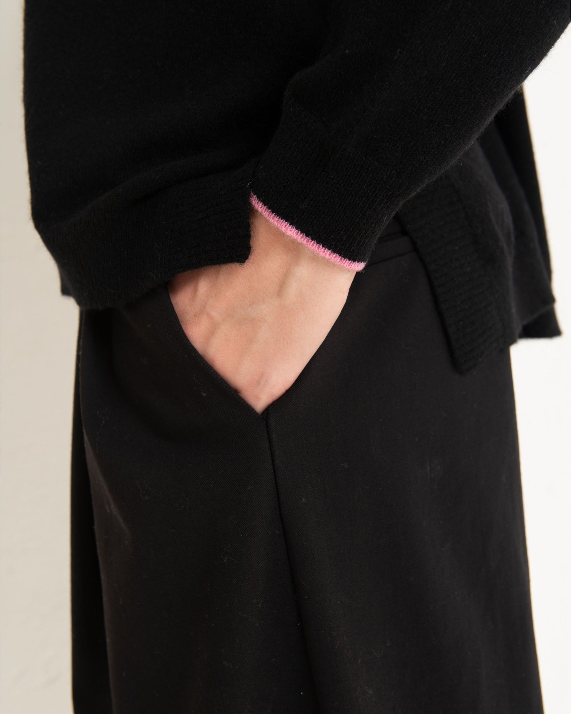 Cashmere Slouchy V Sweater Jet Black